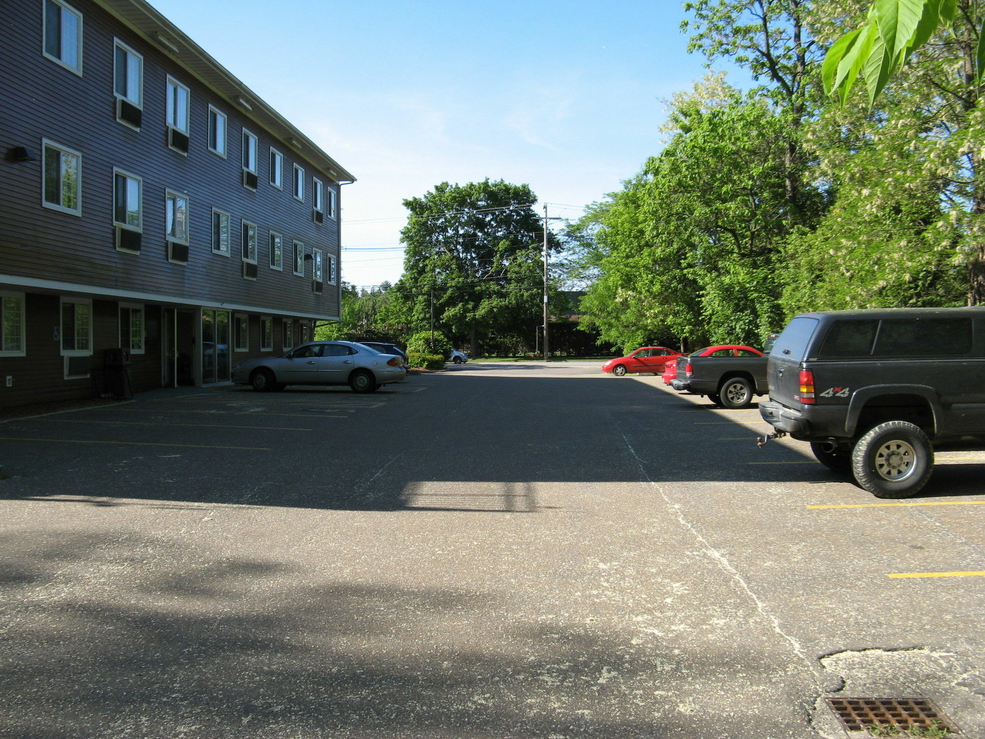 Handys Extended Stay Suites Colchester Exterior foto