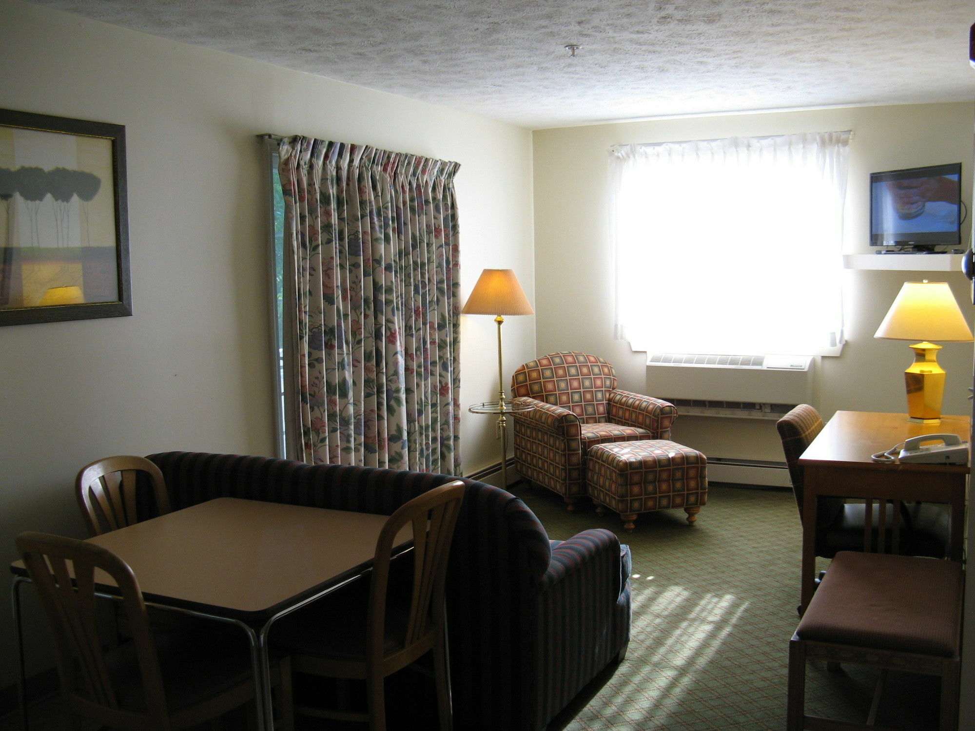 Handys Extended Stay Suites Colchester Exterior foto